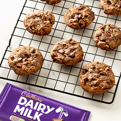 Chewy Chocolate Chunk Cookies | Twist and Make